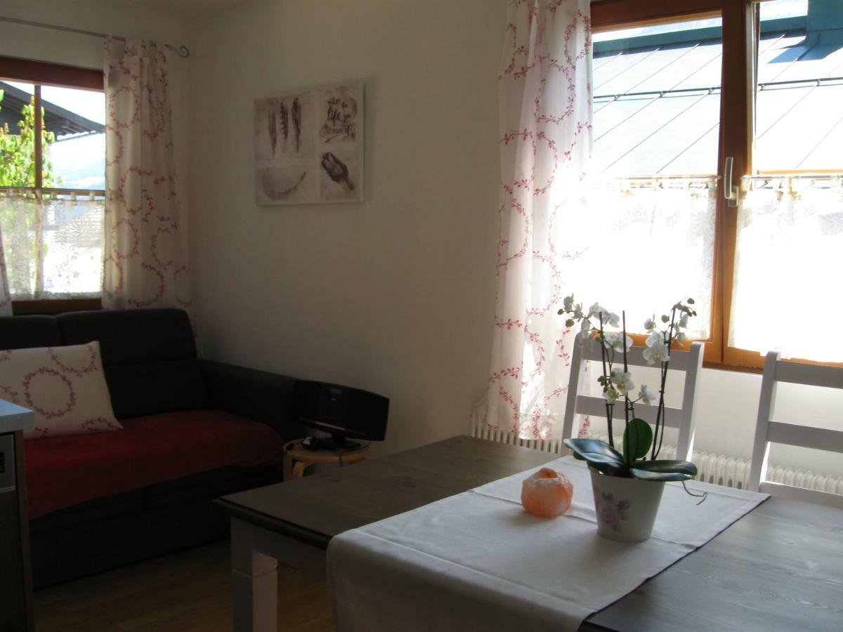 Апартаменты Haus Am Dorfplatz Уттендорф Экстерьер фото
