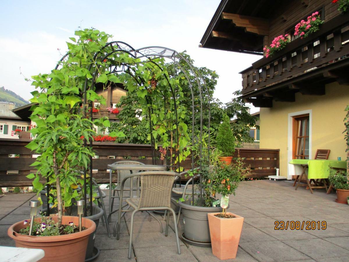 Апартаменты Haus Am Dorfplatz Уттендорф Экстерьер фото